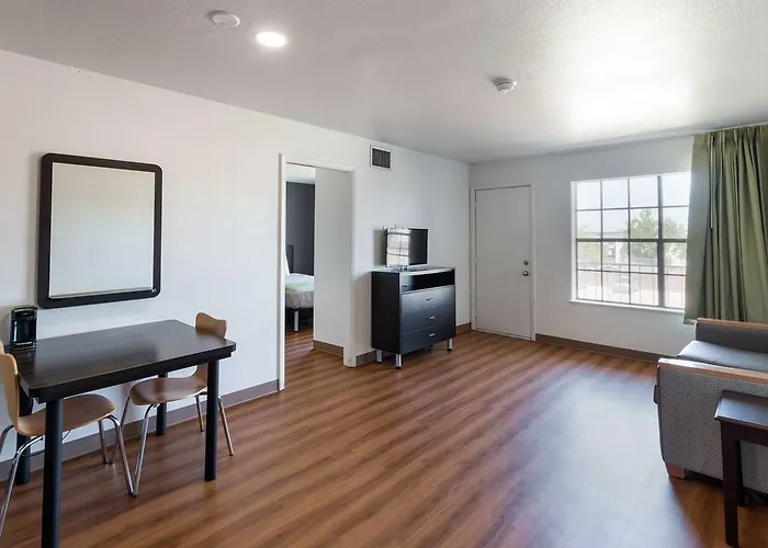 Studio 6-Arlington, Tx